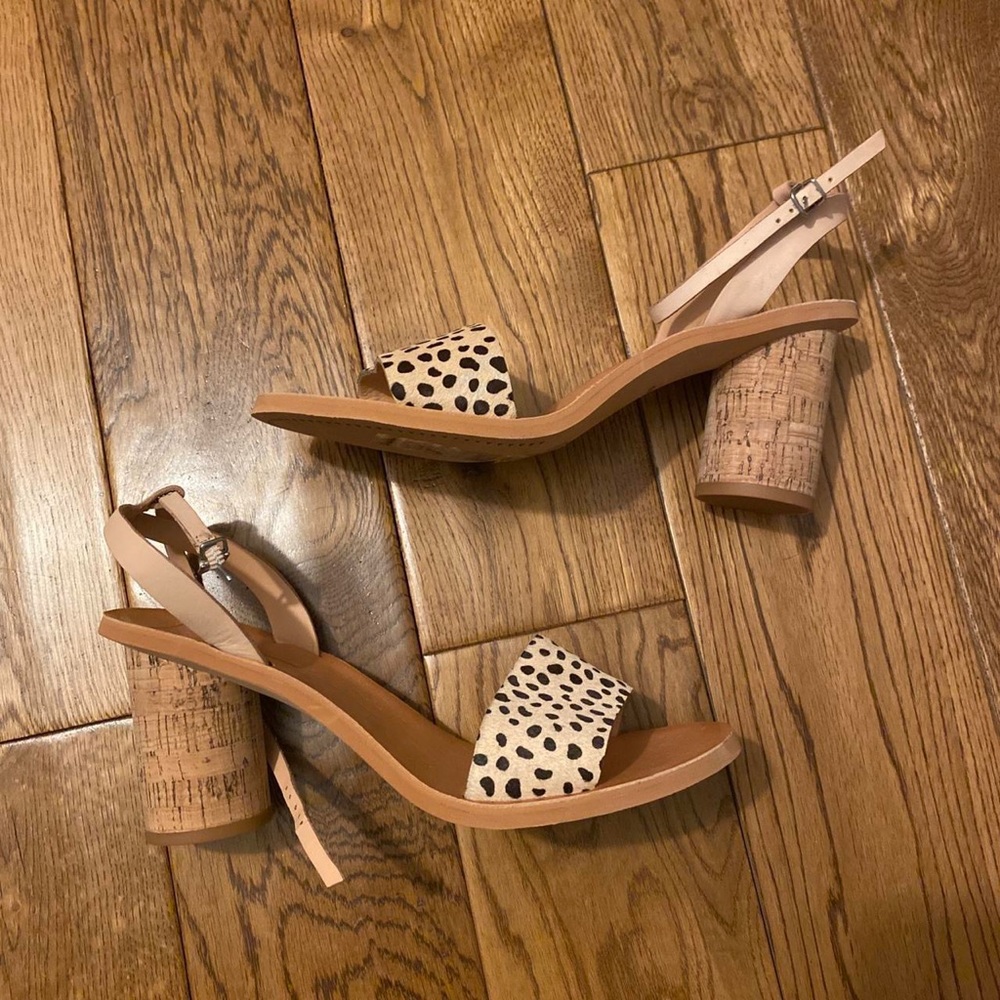 NWT Dolce Vita low heeled sandals size 9